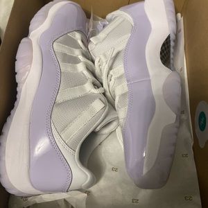 New In Box Jordan 11 Retro Low Violet Size 9